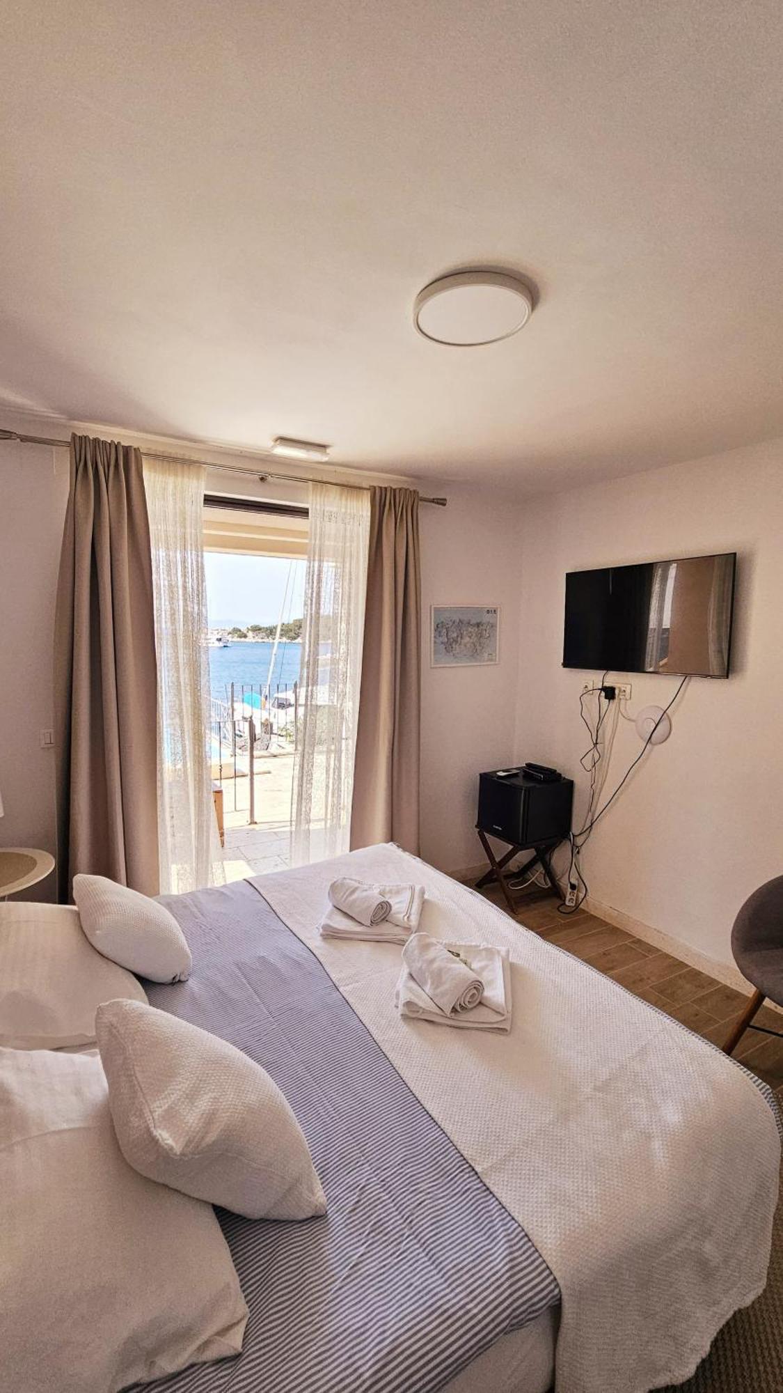 Guesthouse Augusta Insula Lastovo Extérieur photo